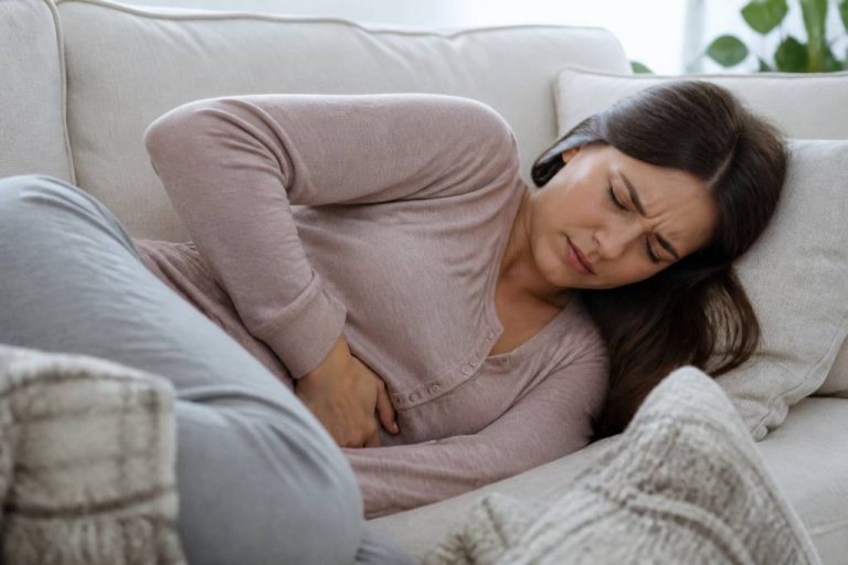 12 sa risque fausse couche : quels signes surveiller et quand consulter ?