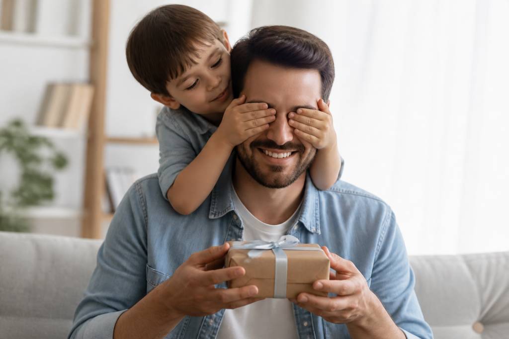 13 juin fete des pères : idées de cadeaux et activités pour bébé et enfant